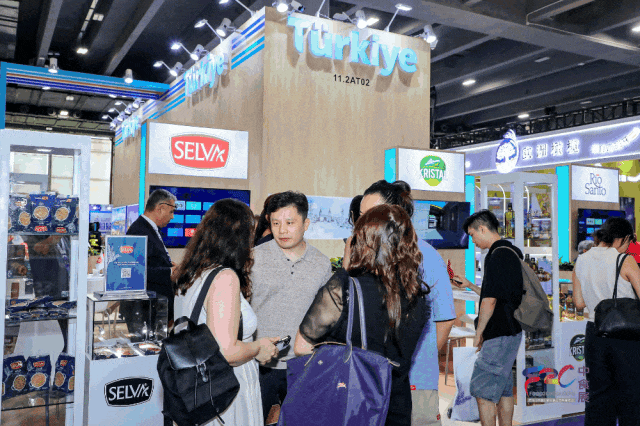 熱力不減！2025F2C中食展?廣州次日高光不斷，采購對(duì)接、賽事、論壇商機(jī)齊爆發(fā)